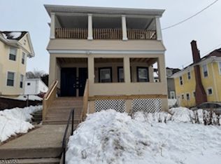 10 New St, Dover, NJ 07801