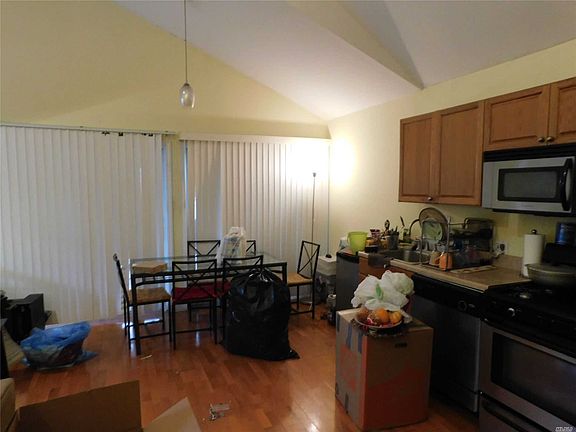 4th image of 39 Linden Ave