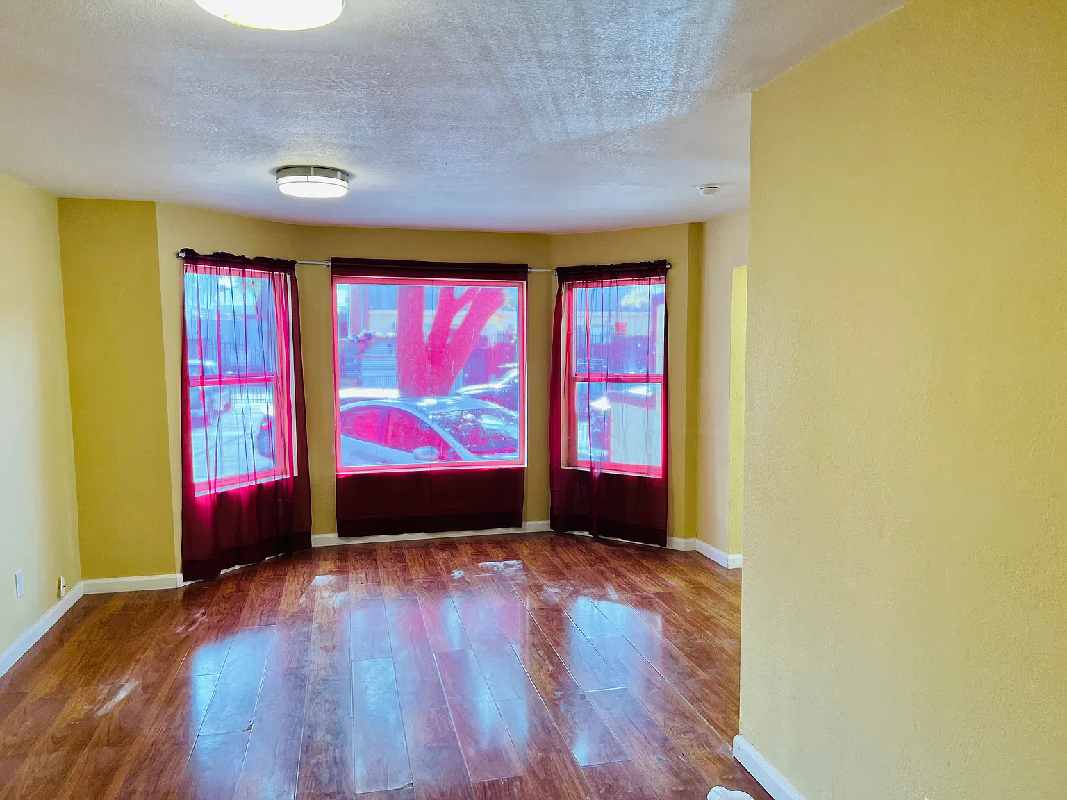 4 bed, 1200 sqft, $3,600 — Photo 4