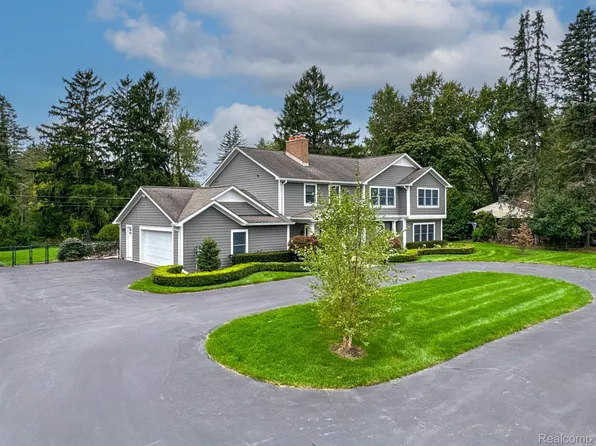 32165 Westlady Dr, Beverly Hills, MI 48025