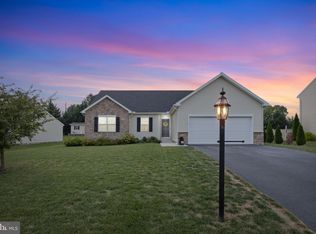 6079 Jennifer Ln, Spring Grove, PA 17362