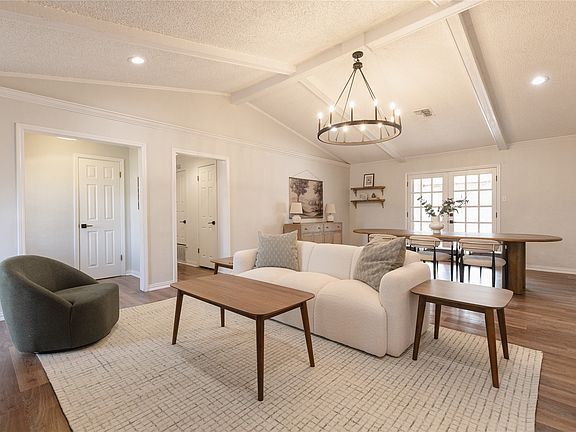 4th image of 540 Topeka Dr