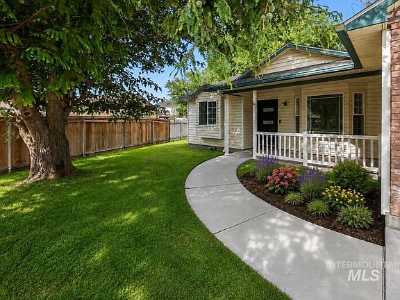 2nd image of 526 Lost Basin Ct