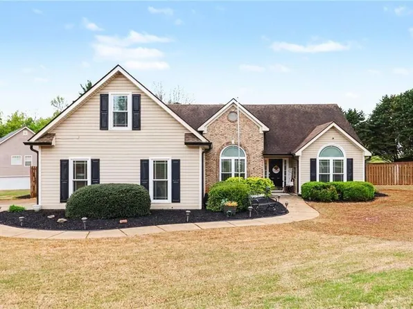 16 Bailey Park Ct, Jefferson, GA 30549