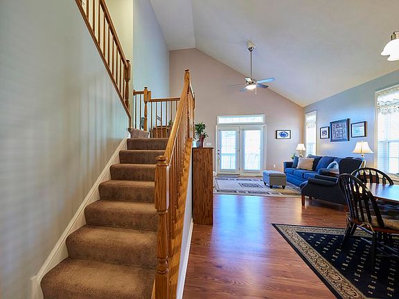 3rd image of 166 Beaumanor Rd