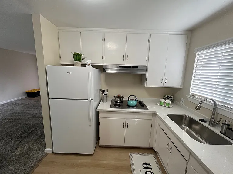 240 Di Salvo Ave #17 — Photo 11