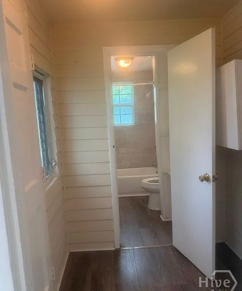 2119 Paige Ave — Photo 6