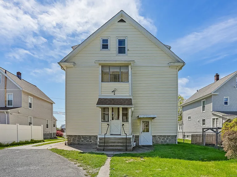 108 Barnum Ter — Photo 23