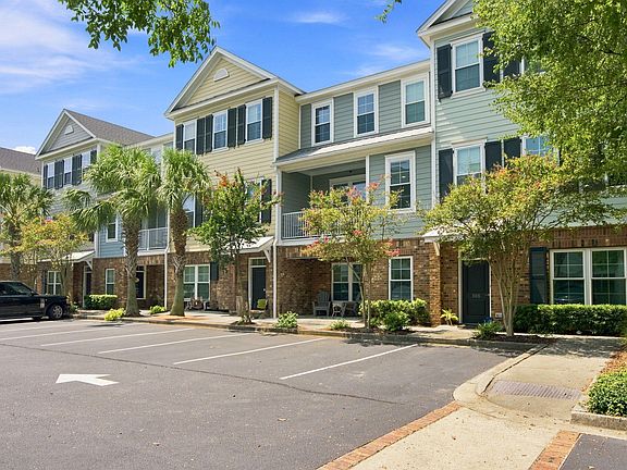 2nd image of 656 Coleman Blvd Unit 304