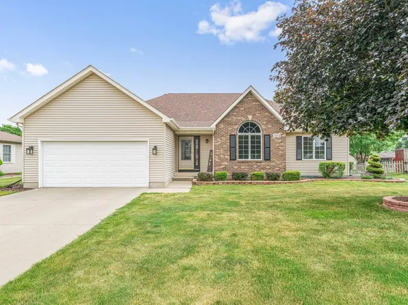 1104 Kramer Ln, Sandwich, IL 60548