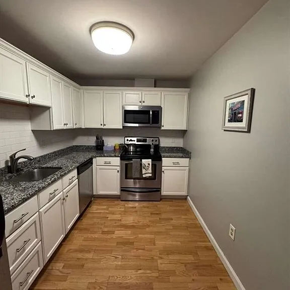20 Central St #215 — Photo 8