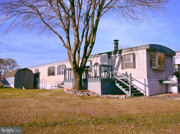 700 Salem Rd Trailer 47, Etters, PA 17319