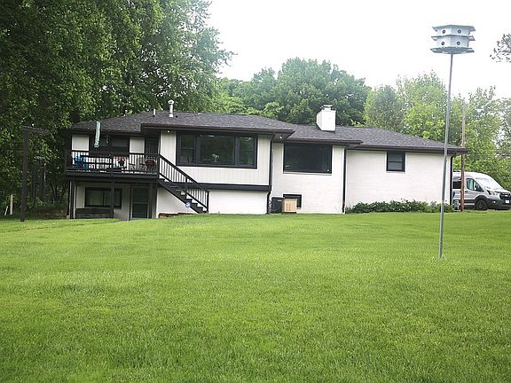 3rd image of 18 Beachview Ln