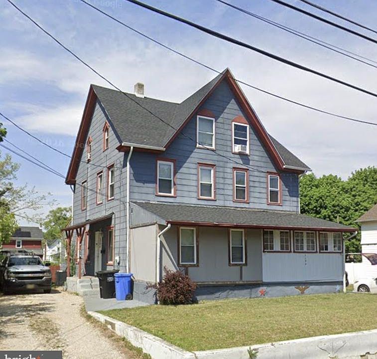 1st image of 115 W Clinton St APT B