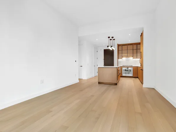 515 West 18th Street image 3 of 20