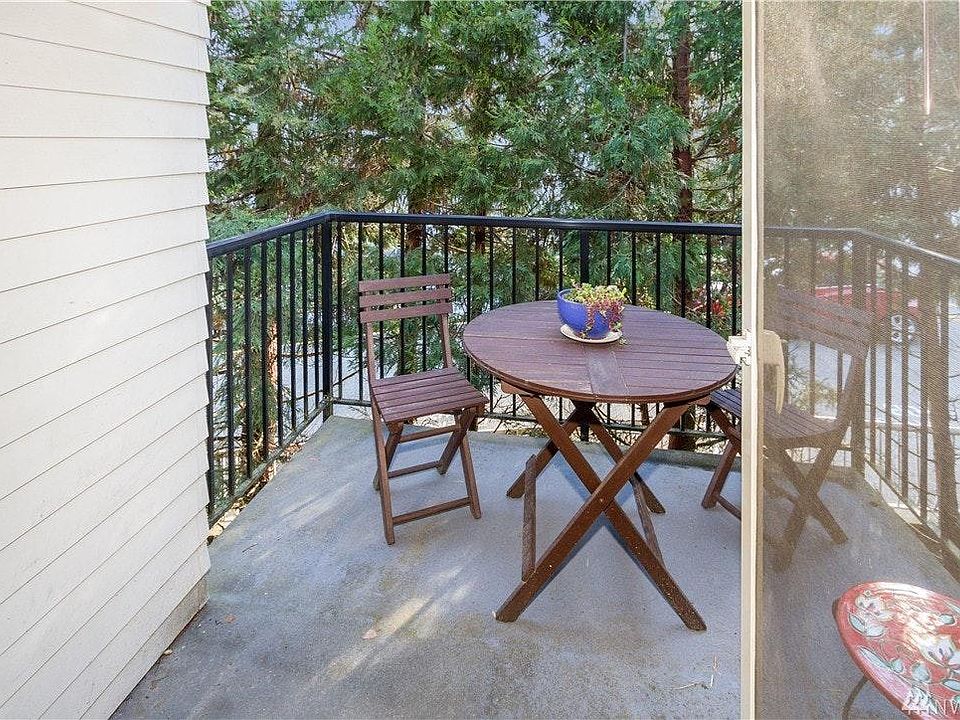 deck off of kitchen