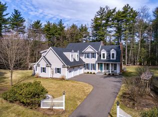 231 Old Farms Rd, Simsbury, CT 06070