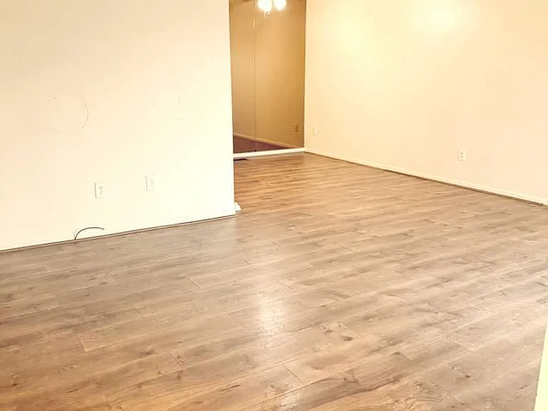 8524 Hampshire Dr — Photo 1