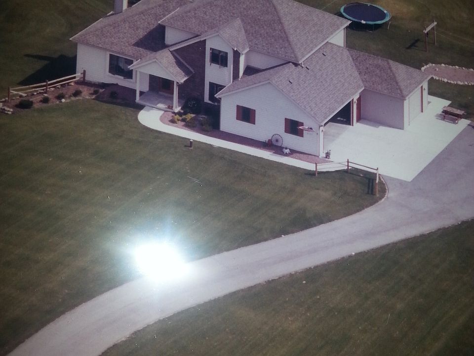 2nd image of 4560 Greystone Dr