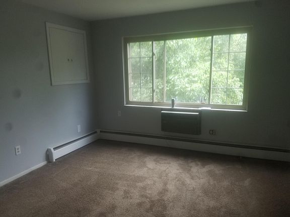 5th image of 1361 W 114th St APT 9