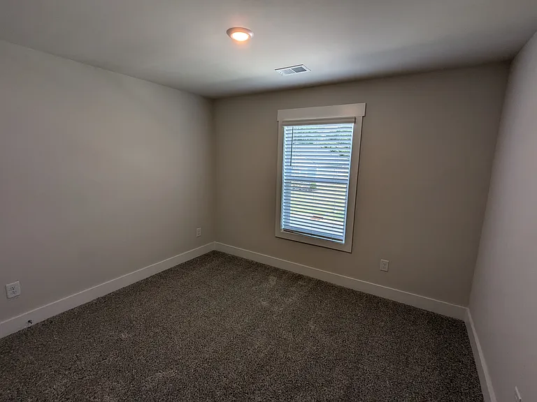 416 Roderick Ln — Photo 20