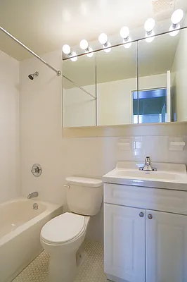 Rented by City Connections Realty | media 16