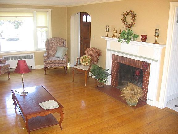 Spacious Living room. Fireplace