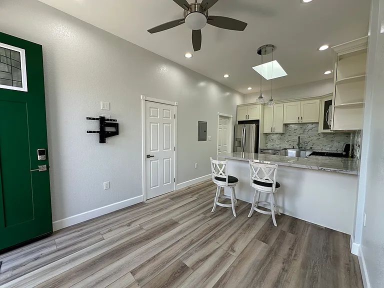 2114 Derby Ave #B — Photo 19