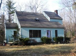 7 Wheeler St, Pepperell, MA 01463