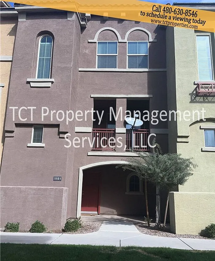 3 bed, 2.5 bath, 1555 sqft, $1,900 — Photo 1