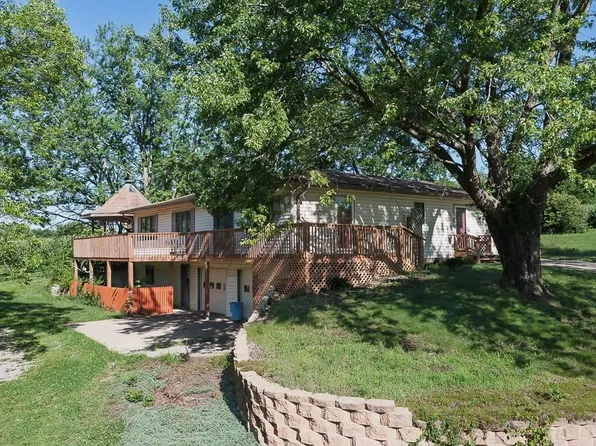 28527 187th St, Leavenworth, KS 66048