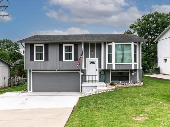 2662 Elm Dr, Arnold, MO 63010