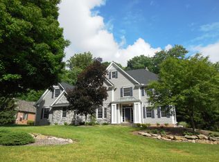 17441 Lakesedge Trl, Chagrin Falls, OH 44023