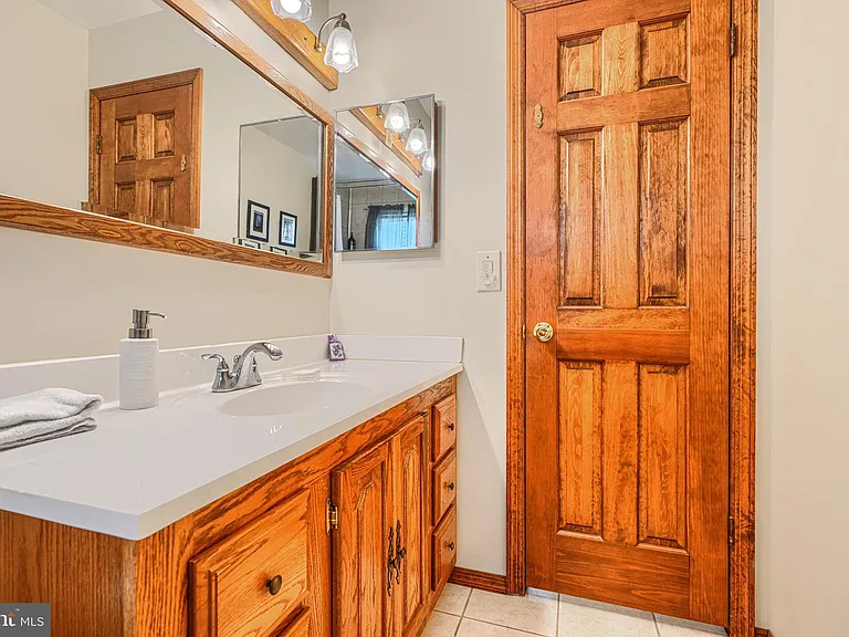280 Mackintosh Dr — Photo 35