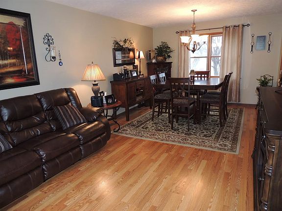2nd image of 1932 Tanglewood Dr