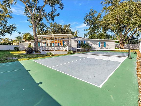 5th image of 10804 SEMINOLE DRIVE N