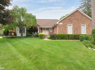 2715 Farmdale Dr, Sterling Heights, MI 48314