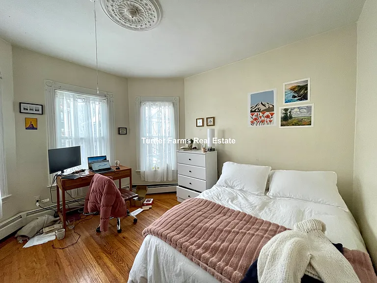 80 Hillside St #2R — Photo 7