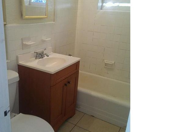 4th image of 1563 NW 10th Pl