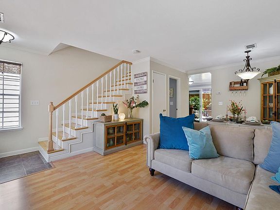 4th image of 5240 Macaw Way