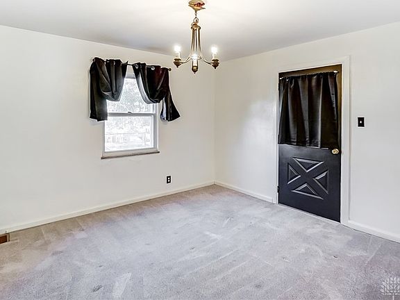 4th image of 8268 Jackies Dr