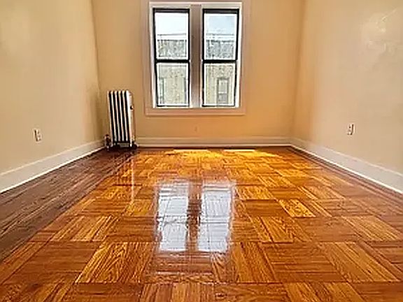 3rd image of 558 Parkside Ave #F2