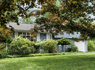 34 Greenock Rd, Delmar, NY 12054