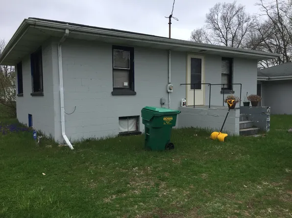 17664 S River Rd, Three Rivers, MI 49093