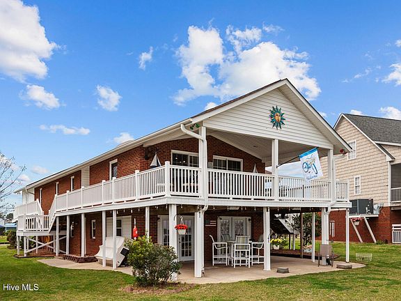 3rd image of 365 Portside Drive