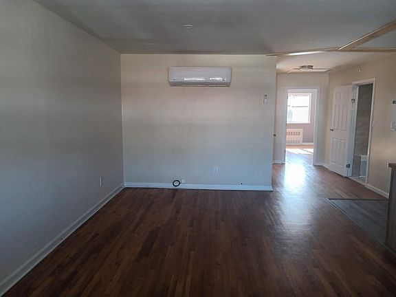 5th image of 948 E 77th St #1