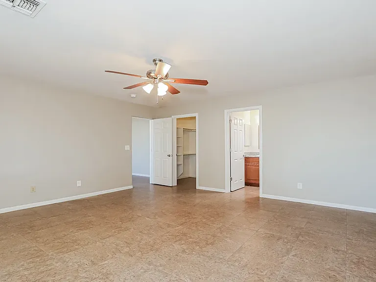 7518 W Whitton Ave — Photo 5
