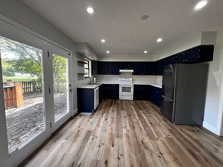 208 Mount David Dr — Photo 6