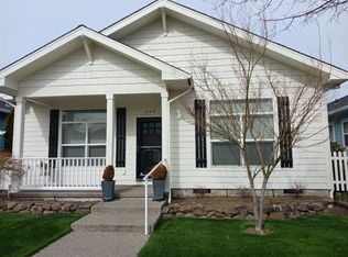 660 Golden Peak Dr, Central Pt, OR 97502