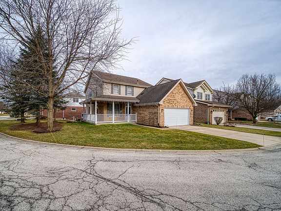 3rd image of 17501 Brook Crossing Dr
